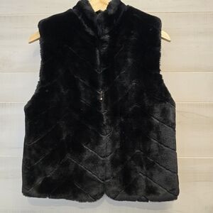 {S} Preston & York Velvety Plush Chevron Vest Black